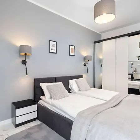 Nowoczesny Z Balkonem W Spokojnej Okolicy By Renters *