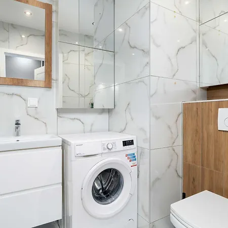 Nowoczesny Z Balkonem W Spokojnej Okolicy By Renters Poznan