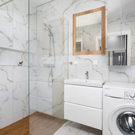 Nowoczesny Z Balkonem W Spokojnej Okolicy By Renters * 波兹南